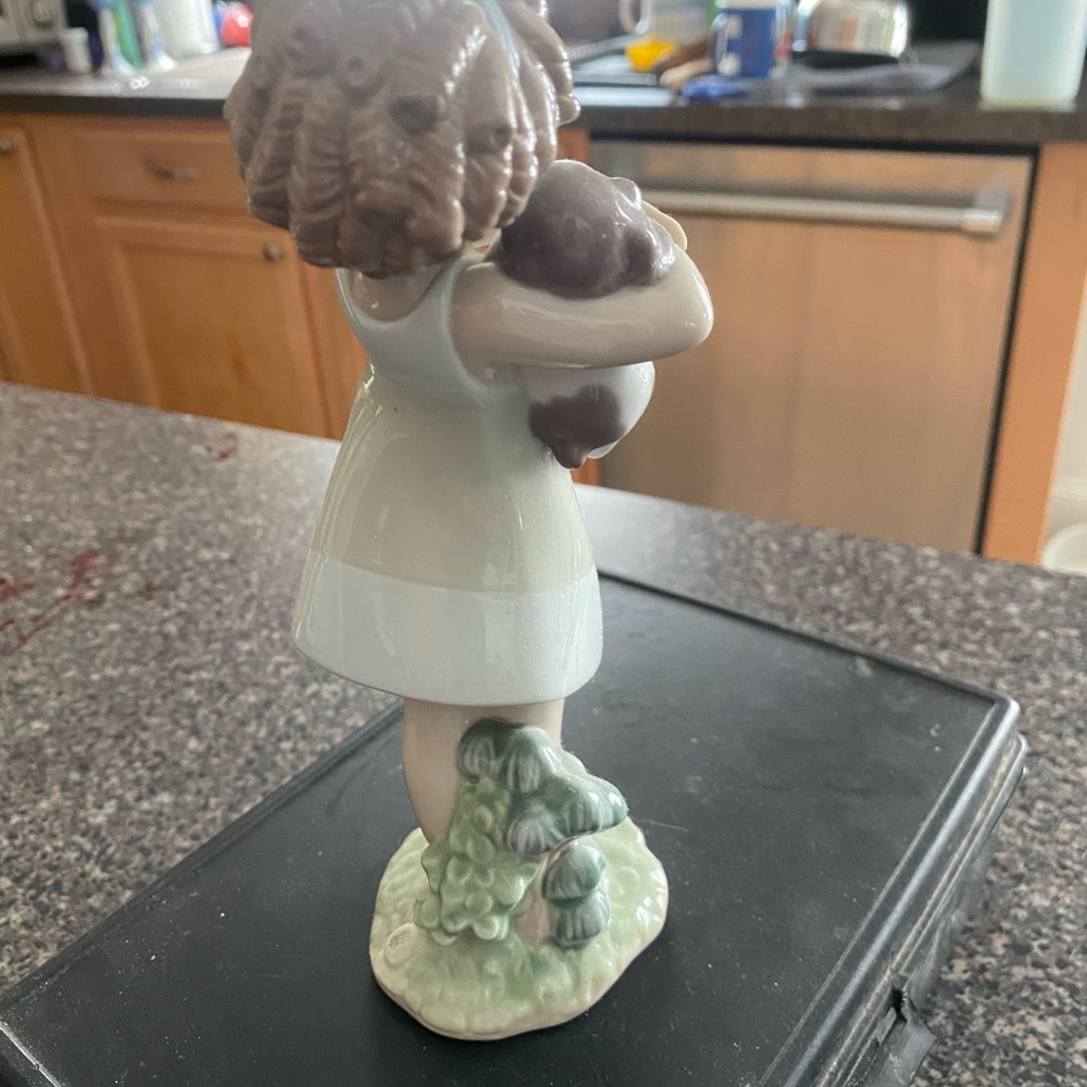 Authentic Lladro Utopia Collection - Picture 3 of 3